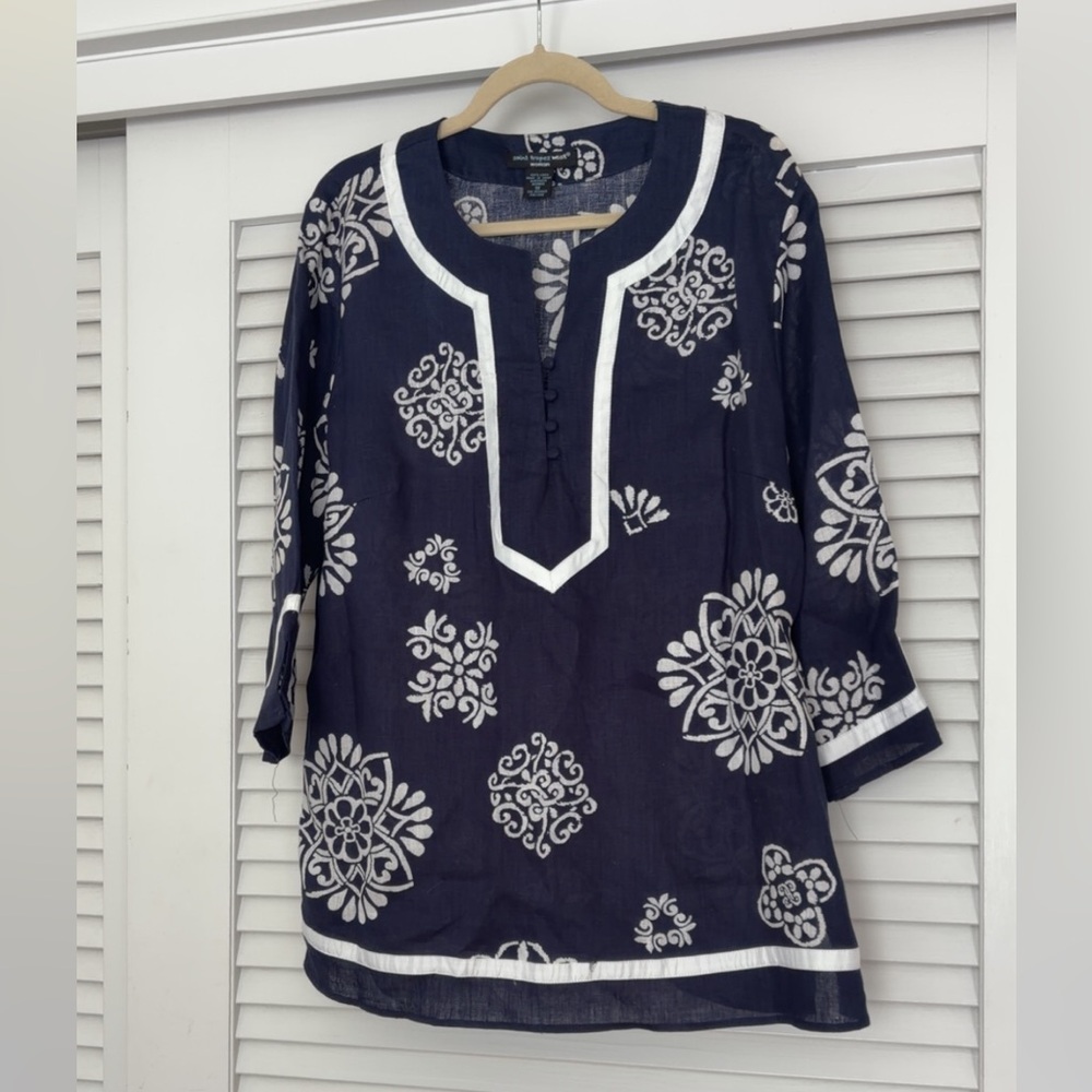 Saint Tropez Womens Navy Blue Printed Tunic Top with White Trim